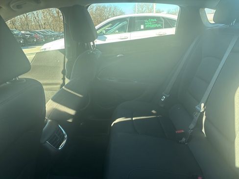 Used 2025 Chevrolet Malibu LT image 11