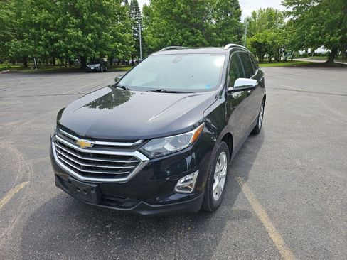 Used 2020 Chevrolet Equinox Premier AWD/4WD image 2