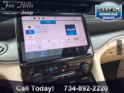 Used 2025 Jeep Grand Cherokee L Limited w/ Luxury Tech Group II AWD/4WD image 22