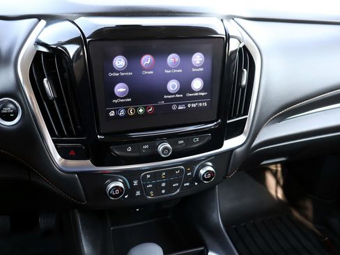 Used 2021 Chevrolet Traverse LT FWD image 20
