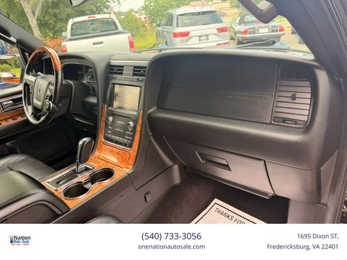 Used 2015 Lincoln Navigator L 4WD image 17