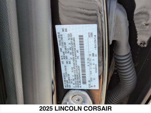 New 2025 Lincoln Corsair AWD w/ Equipment Group 101A image 15