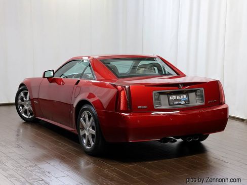 Used 2008 Cadillac XLR RWD image 10
