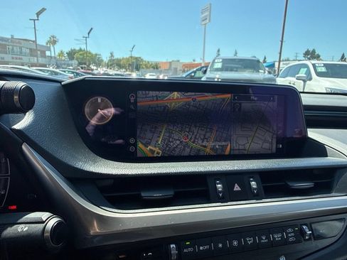 Used 2021 Lexus ES 300h w/ Accessory Package FWD image 25