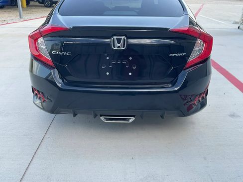 Used 2019 Honda Civic Sport image 11