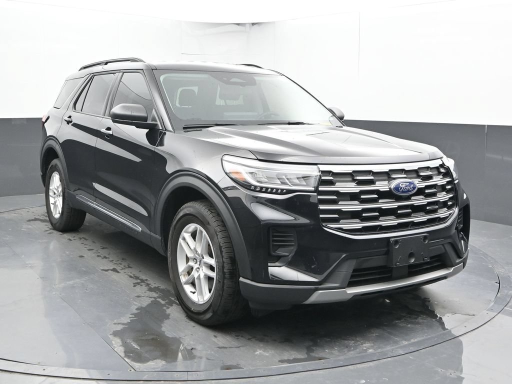 Used 2025 Ford Explorer Active AWD/4WD image 5