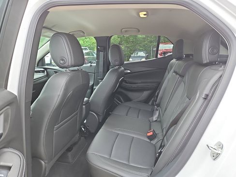 Certified 2025 Buick Encore GX Avenir w/ Avenir Technology Package FWD image 10