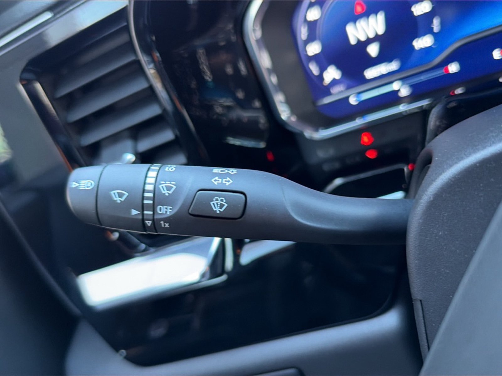 Used 2024 Chevrolet Silverado 1500 LT Trail Boss w/ Convenience Package II AWD/4WD image 38