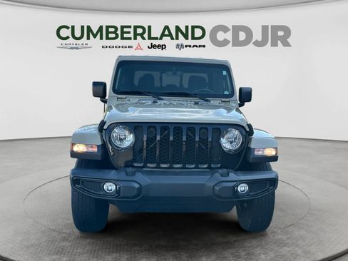 Used 2022 Jeep Gladiator Sport AWD/4WD image 10