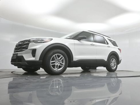 New 2026 Ford Explorer Active RWD image 42