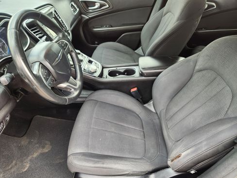 Used 2016 Chrysler 200 Limited w/ Convenience Group FWD image 9