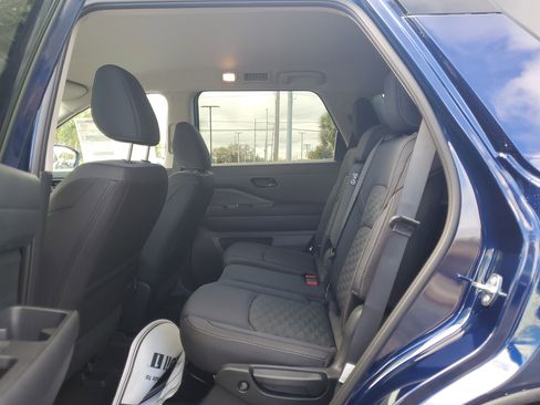 New 2026 Nissan Pathfinder SV image 9