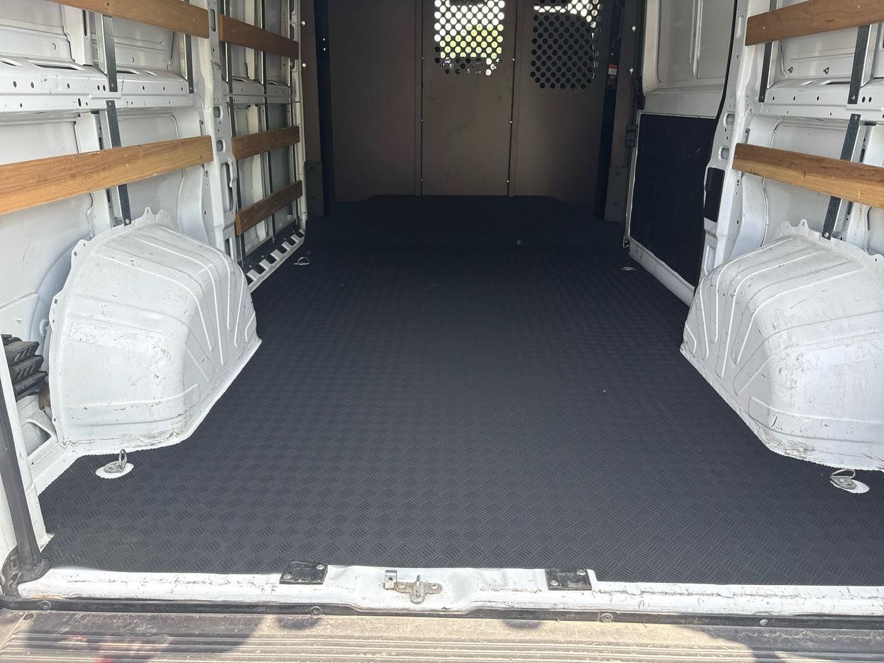 Used 2025 RAM ProMaster 2500 w/ U-Haul Equipment Group FWD image 15