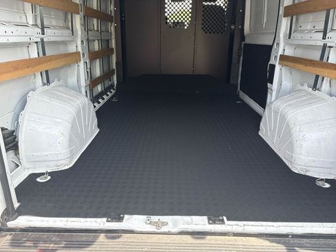 Used 2025 RAM ProMaster 2500 w/ U-Haul Equipment Group FWD image 15