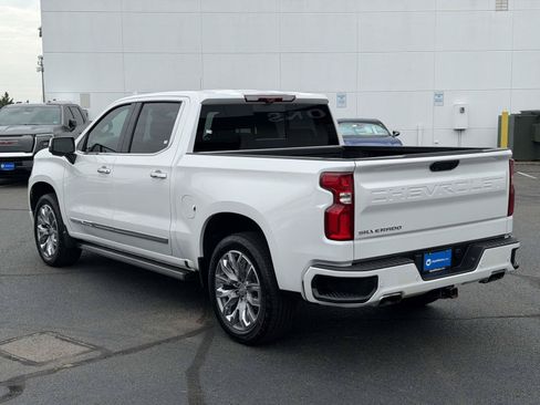 Used 2023 Chevrolet Silverado 1500 High Country w/ High Country Premium Package AWD/4WD image 3