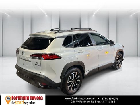 Used 2024 Toyota Corolla Cross SE image 7