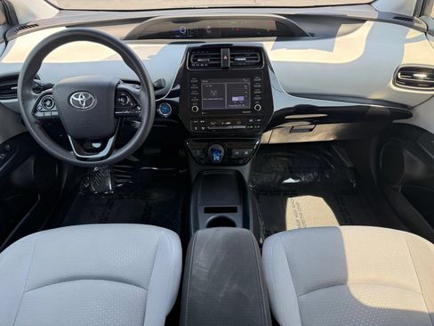 Used 2022 Toyota Prius LE FWD image 22