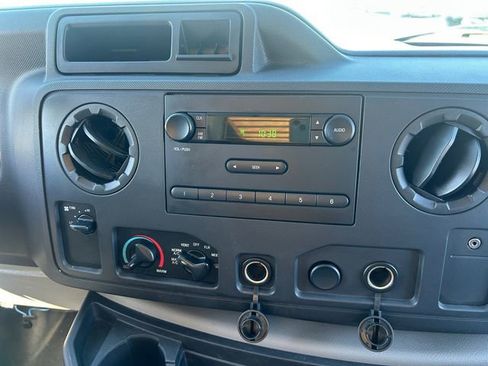 Used 2019 Ford E-350 and Econoline 350 Super Duty w/ Power Windows & Locks Group image 21