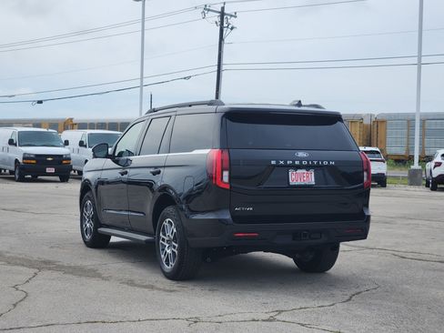 Certified 2025 Ford Expedition Active AWD/4WD image 5