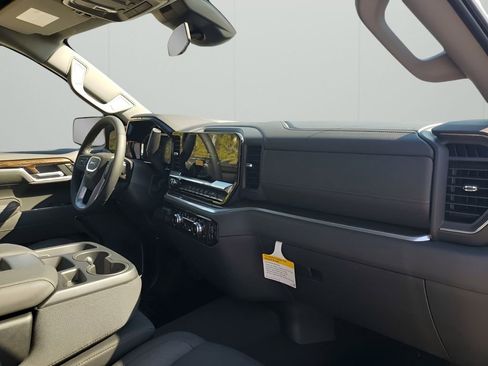New 2026 GMC Sierra 1500 Elevation image 14