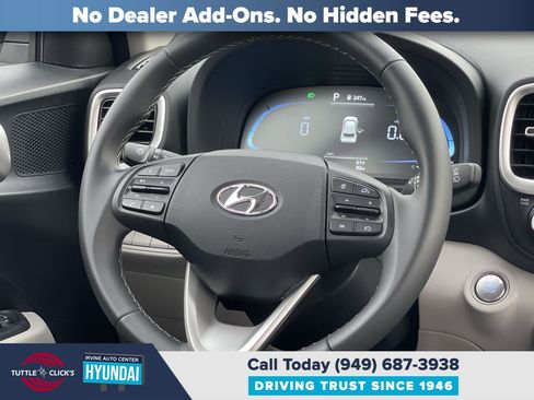 Certified 2025 Hyundai Venue SEL image 15