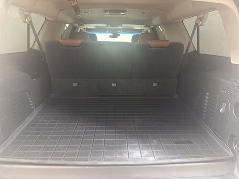 Used 2017 Cadillac Escalade ESV Premium Luxury image 22