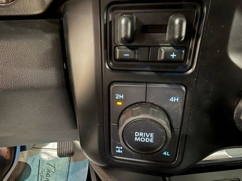 Used 2023 Ford F250 Platinum AWD/4WD image 26