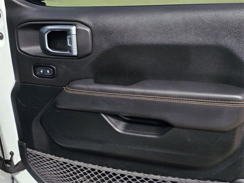 Used 2021 Jeep Wrangler Unlimited Sahara image 36