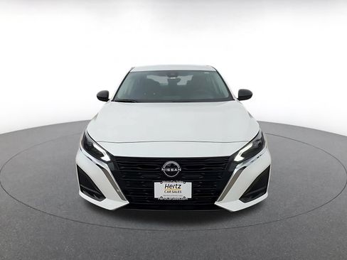 Used 2025 Nissan Altima 2.5 SV FWD image 4