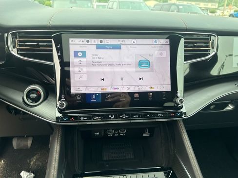 New 2026 Jeep Grand Wagoneer Summit AWD/4WD image 12