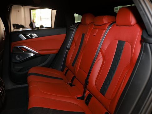 Used 2025 BMW X6 M Competition w/ Executive Package image 13