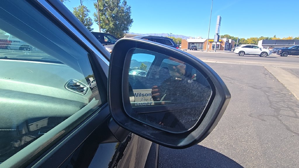 Used 2025 Nissan Rogue SV AWD/4WD image 28