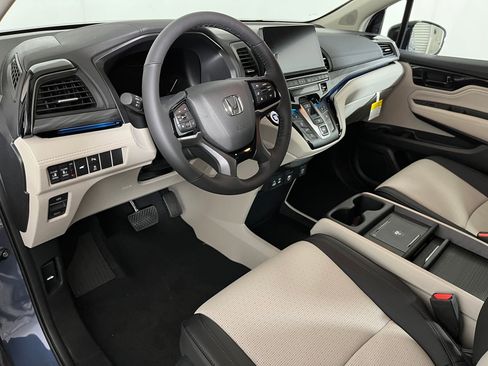 New 2026 Honda Odyssey Elite image 3