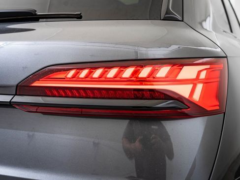 Certified 2025 Audi Q7 2.0T Premium Plus w/ Premium Plus Package image 9