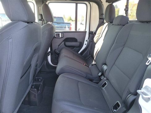 Used 2022 Jeep Gladiator Willys image 10