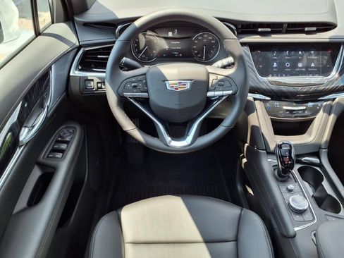 New 2025 Cadillac XT6 Premium Luxury w/ LPO, Floor Liner Package image 11