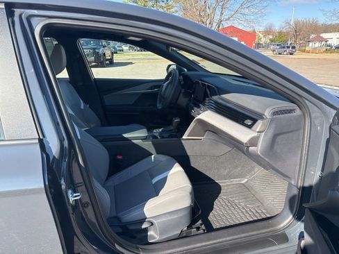 Used 2025 Toyota Camry SE image 13