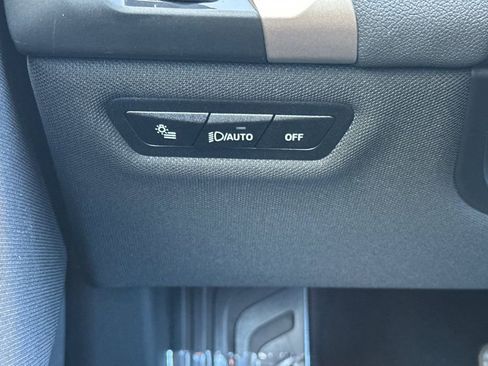 Used 2023 BMW iX xDrive50 w/ Sport Package AWD/4WD image 32
