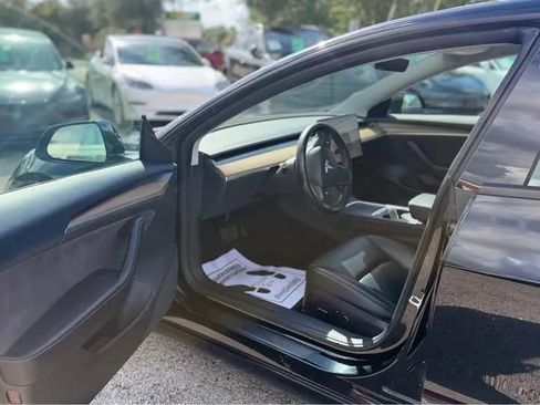 Used 2023 Tesla Model 3 Standard Range RWD image 9