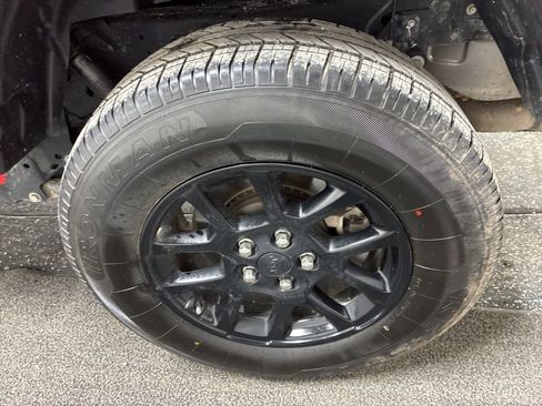 Used 2023 Jeep Gladiator Overland image 8