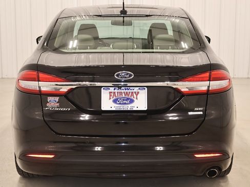 Certified 2017 Ford Fusion SE w/ Fusion SE Technology Package image 9