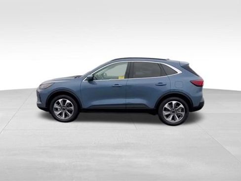 Used 2025 Ford Escape Platinum image 5