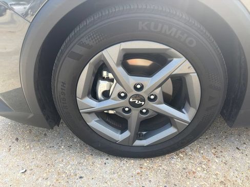 Used 2025 Kia K4 FWD image 12