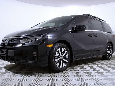 Certified 2026 Honda Odyssey EX-L image 2