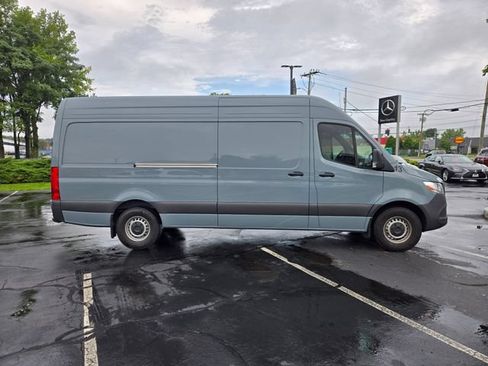 Used 2025 Mercedes-Benz Sprinter 2500 image 2