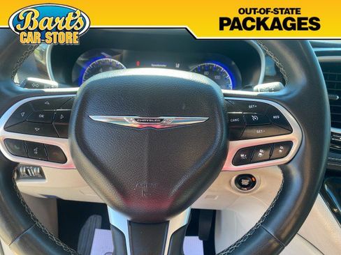 Used 2024 Chrysler Pacifica Limited FWD image 31