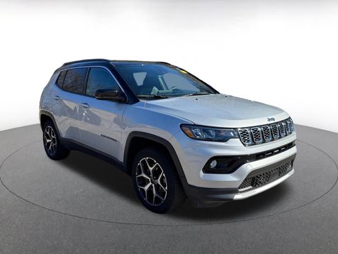 Used 2025 Jeep Compass Limited image 1