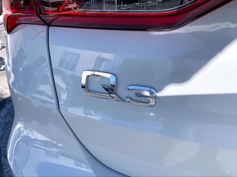 Used 2023 Audi Q3 2.0T Premium Plus w/ Premium Plus Package image 32