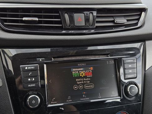 Certified 2022 Nissan Rogue Sport S image 21