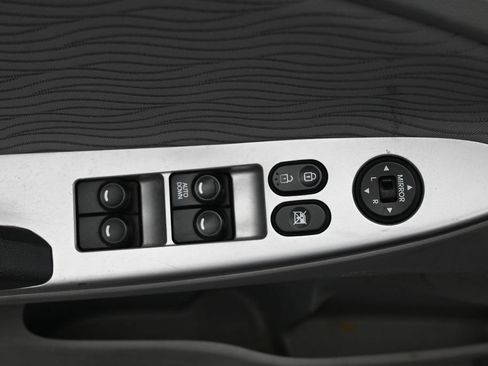 Used 2013 Hyundai Accent GLS w/ Premium Pkg FWD image 16